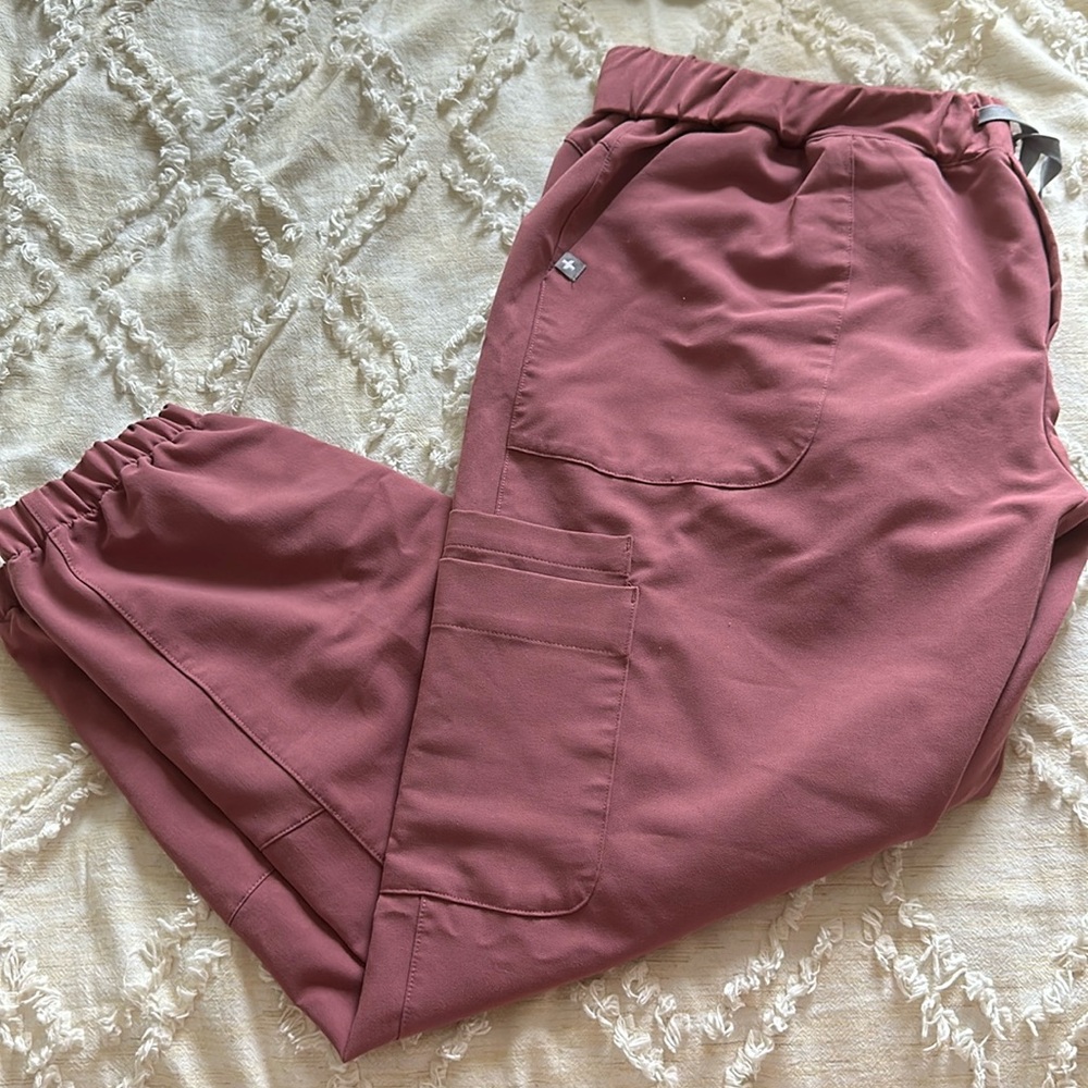 LP FIGS scrub bottoms